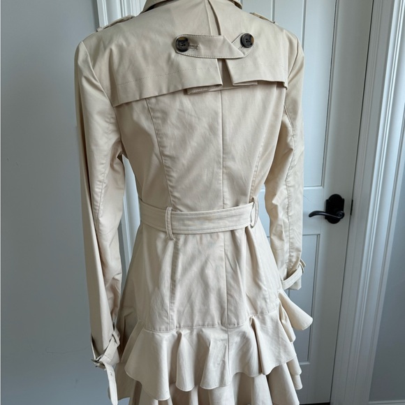 Bebe women’s trench in beige coat 🧥 size M - Picture 10 of 15